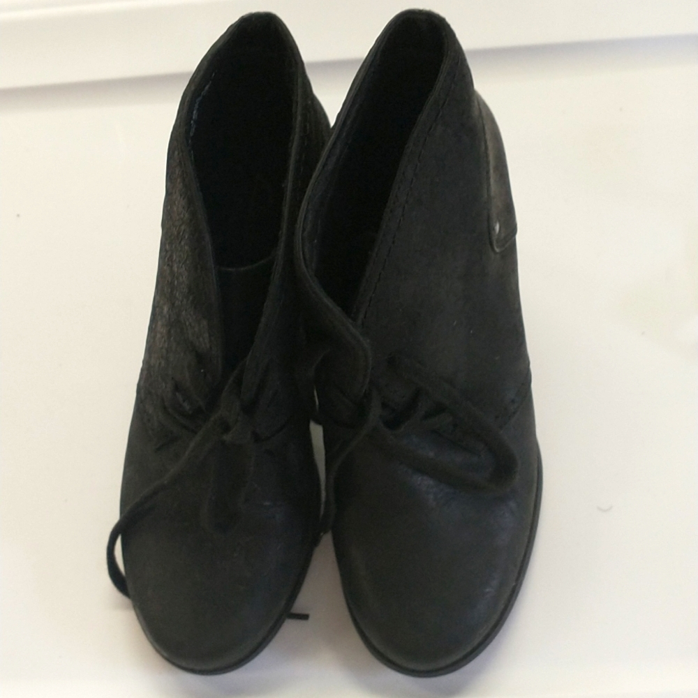 Clark's black ankle boot